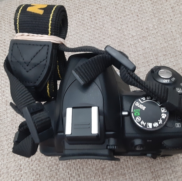 Nikon d3100 Camera - Picture 3 of 3